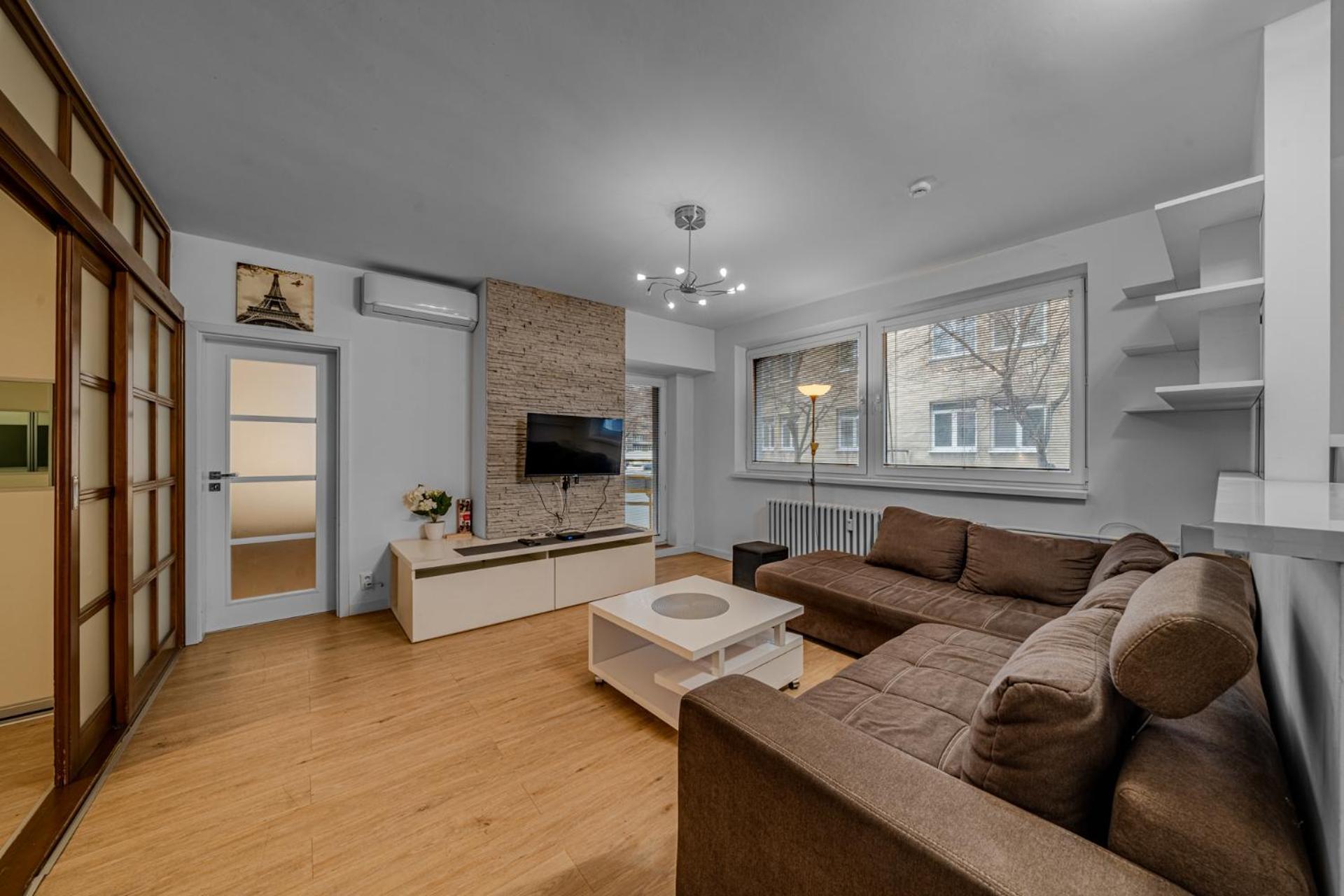 Huge Apartment Next To Train Station Close To The City Center Pressburg Exterior foto