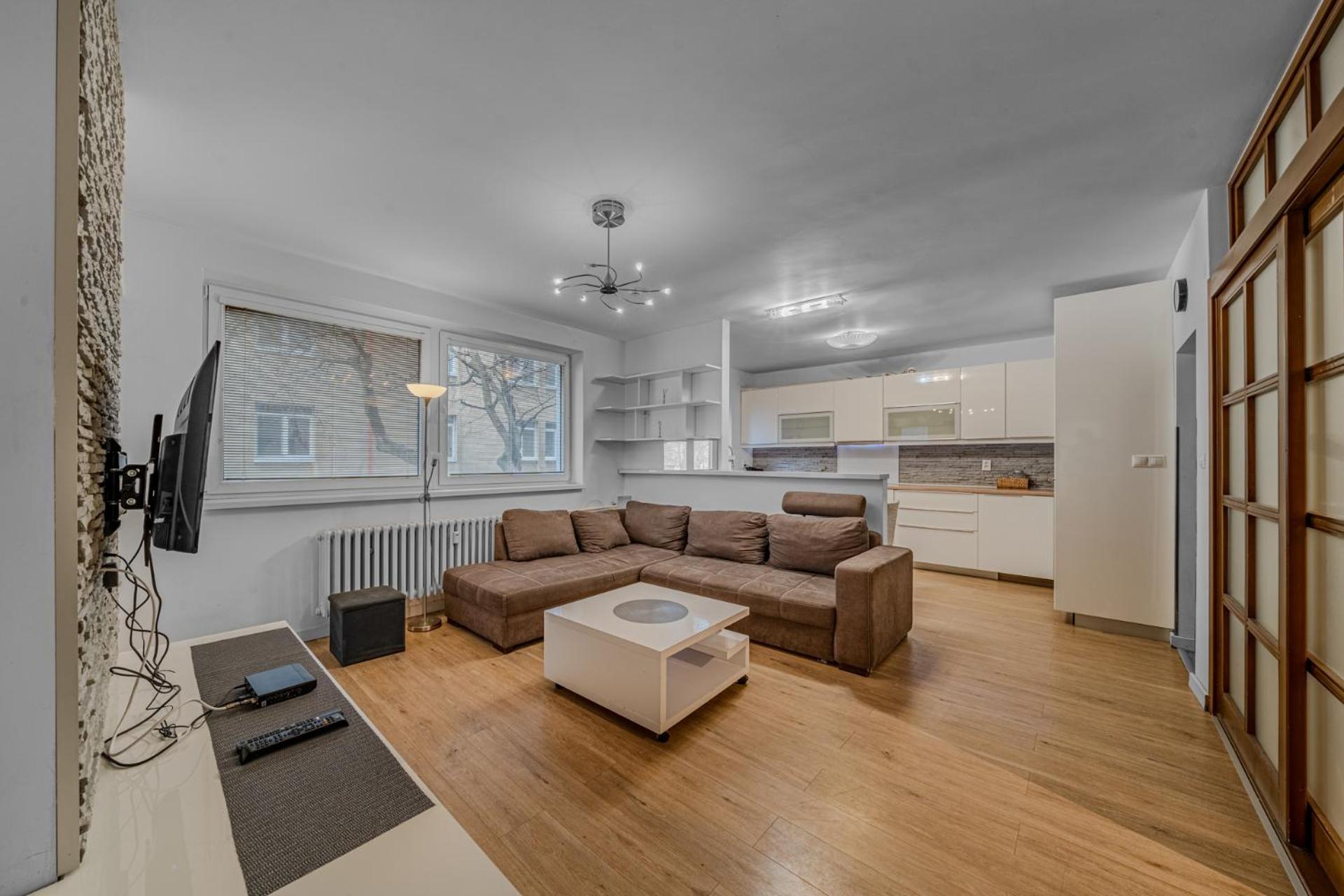 Huge Apartment Next To Train Station Close To The City Center Pressburg Exterior foto